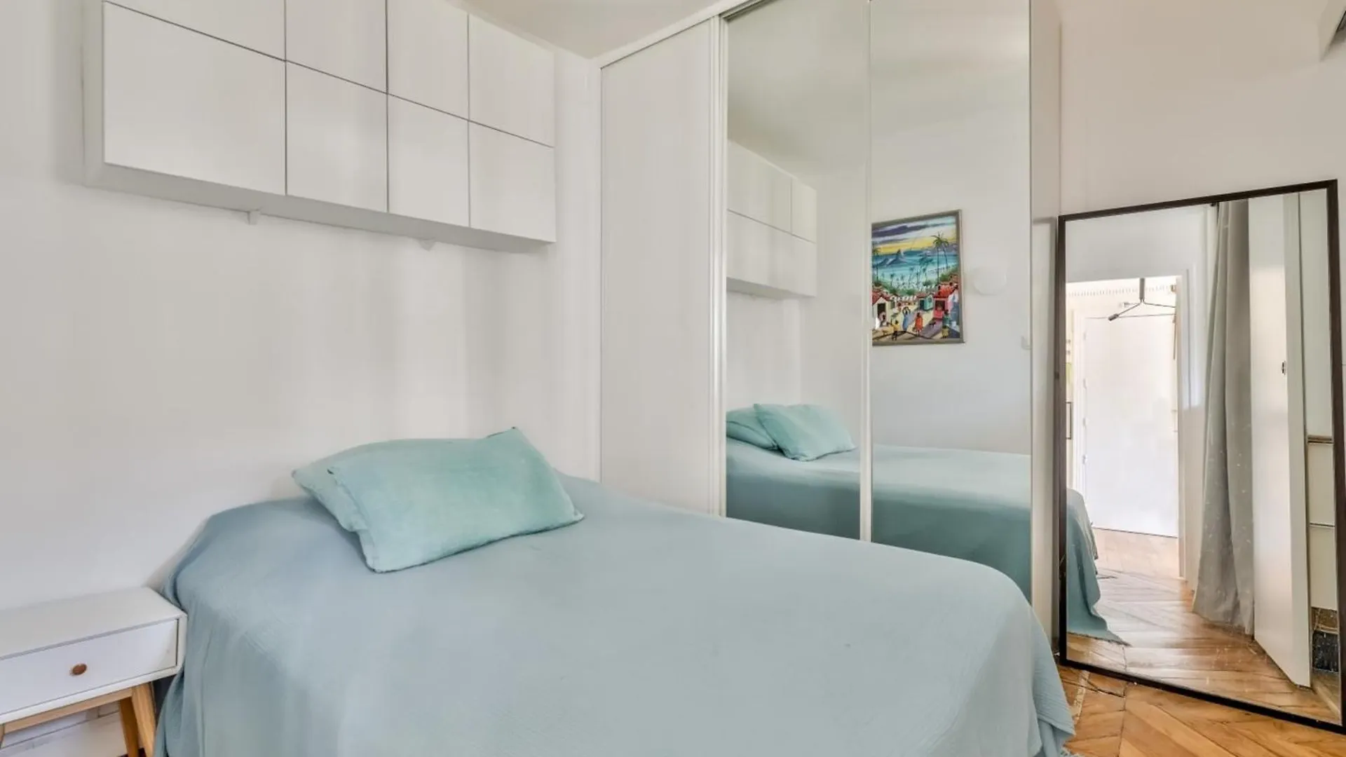 Apartment Near Grands Boulevards Paris França